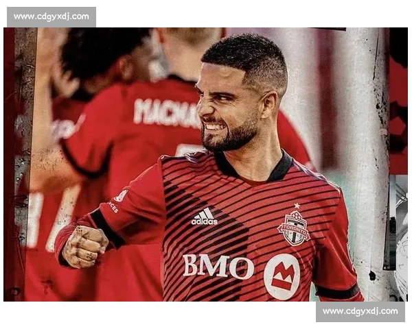 佩杜拉：那不勒斯 7000 万欧打包签瑞士边锋 + 荷兰中卫