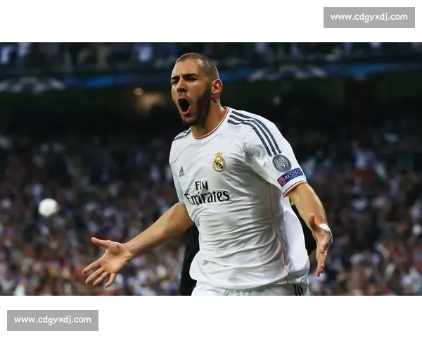 温格盛赞吉鲁:里尔锋线的精神领袖与战术支点 温格盛赞吉鲁:里尔锋线的精神领袖与战术支点